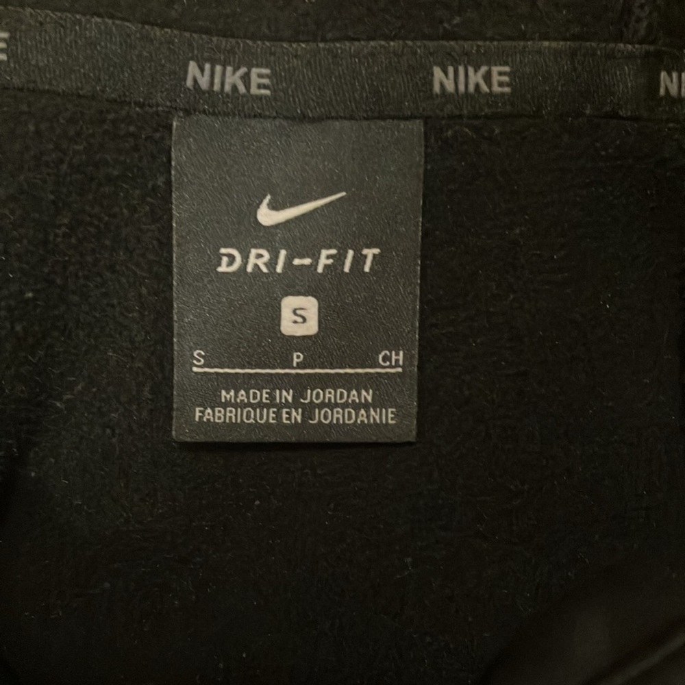 Nike - Picture 2 of 2